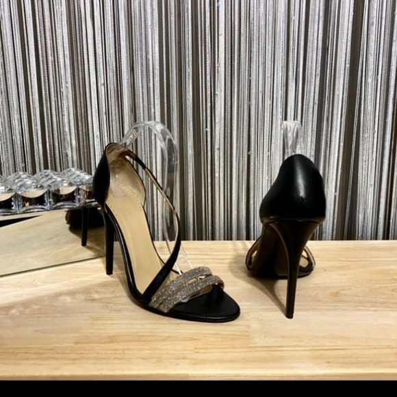 🔻SALE🔻HALSTON HERITAGE🔹EXCELLENT CONDITION • ALL LEATHER MATERIAL. - Picture 5 of 8